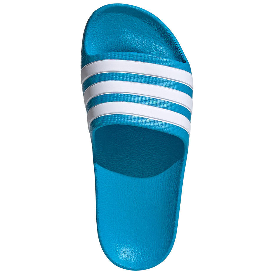 (GS) adidas Adilette Aqua Slides 'Solar Blue' — foto 3