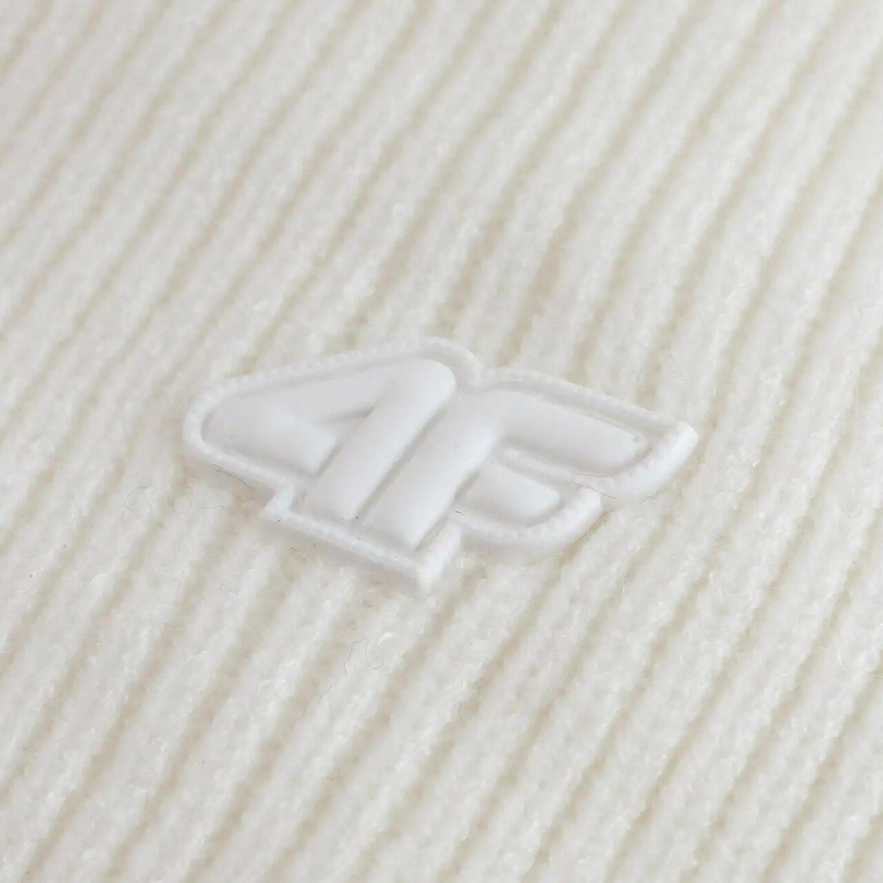 4F U562 bonnet beige 2/2