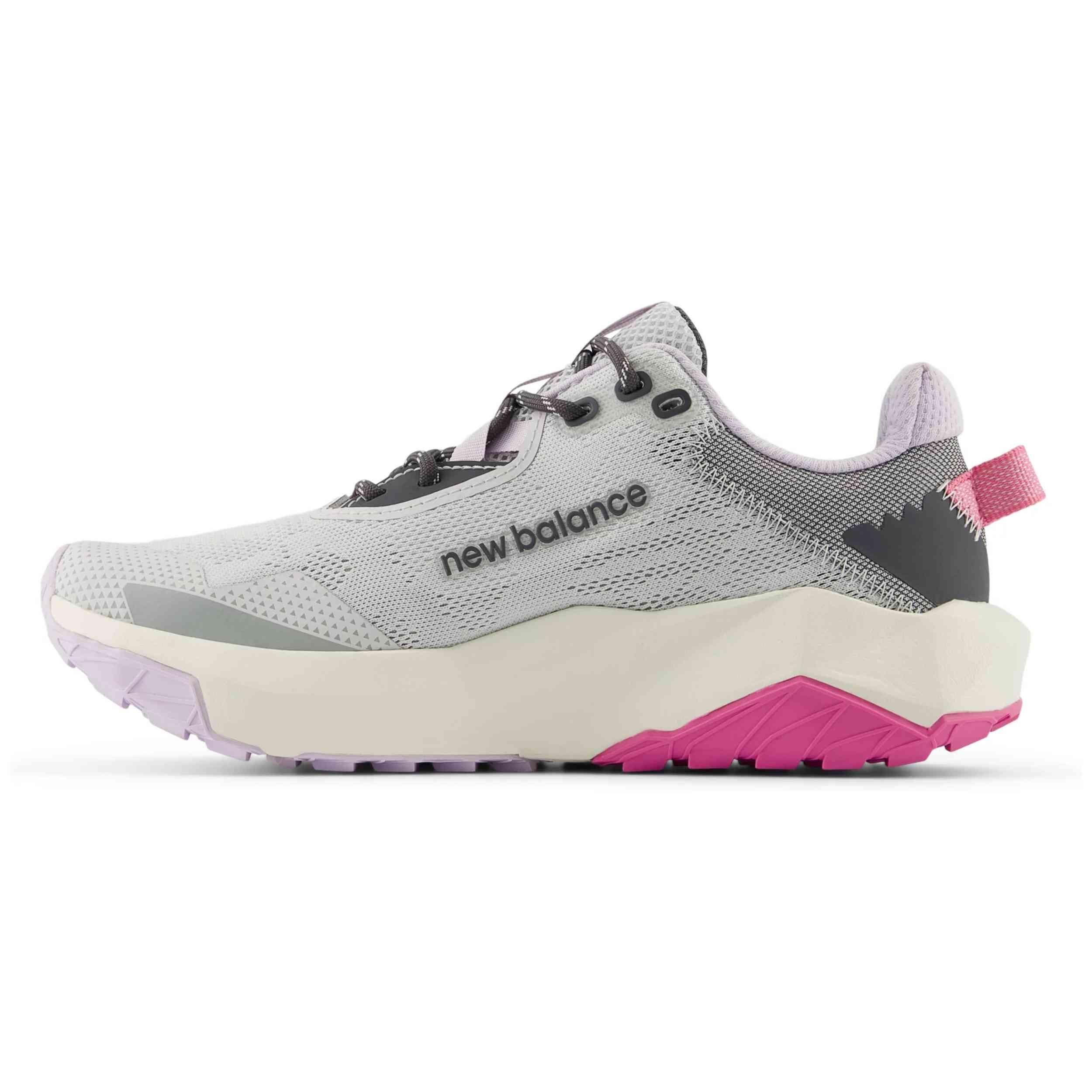 Chaussures de randonnee New balance modèle WTNTRV6 pour femmes 3/5