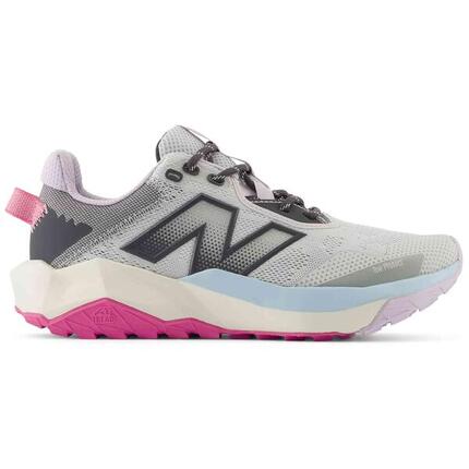 Zapatillas de trekking New balance modelo WTNTRV6 para mujer