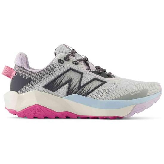Zapatillas de trekking New balance modelo WTNTRV6 para mujer