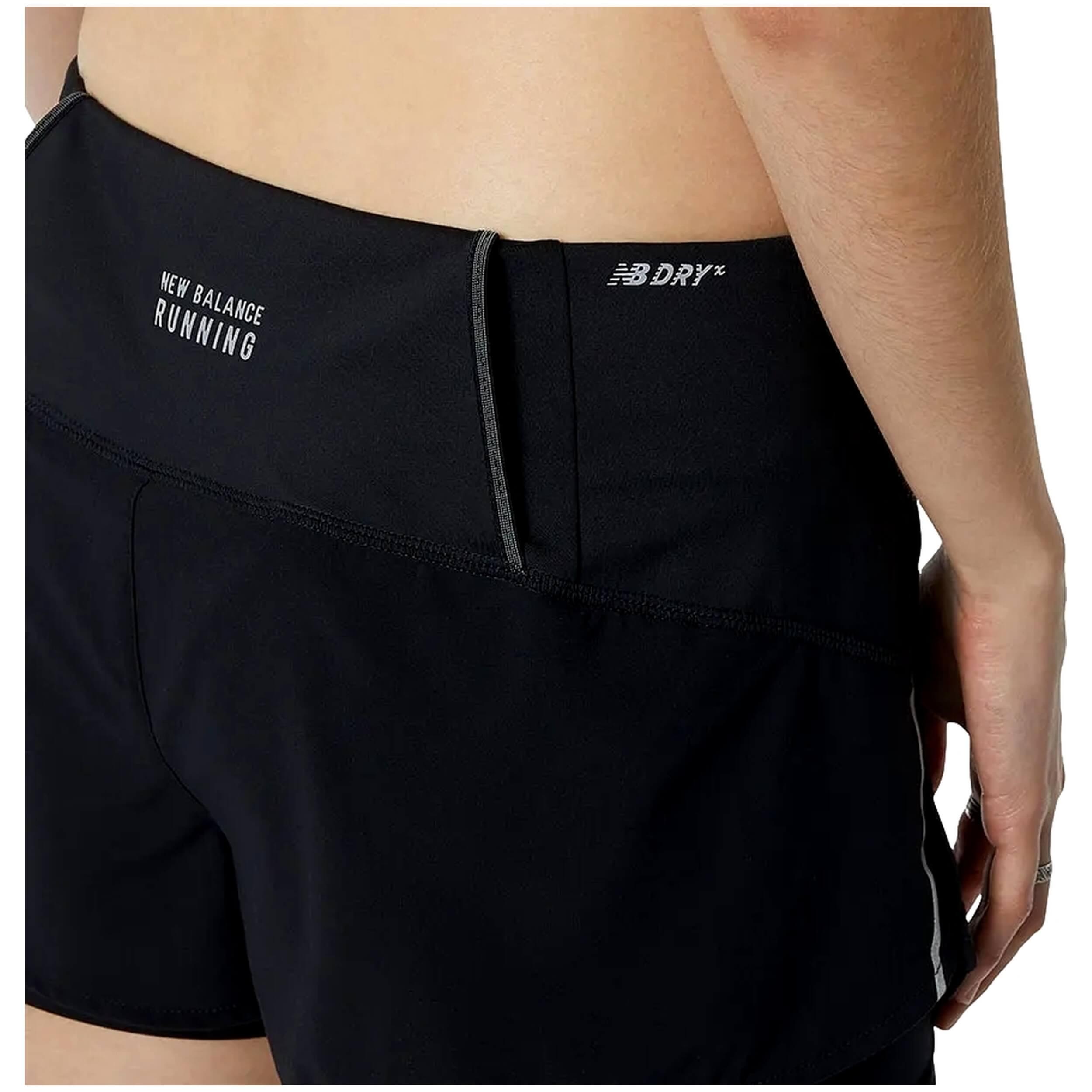 Pantaloncini New balance modello WS21270_BK per donne 4/5