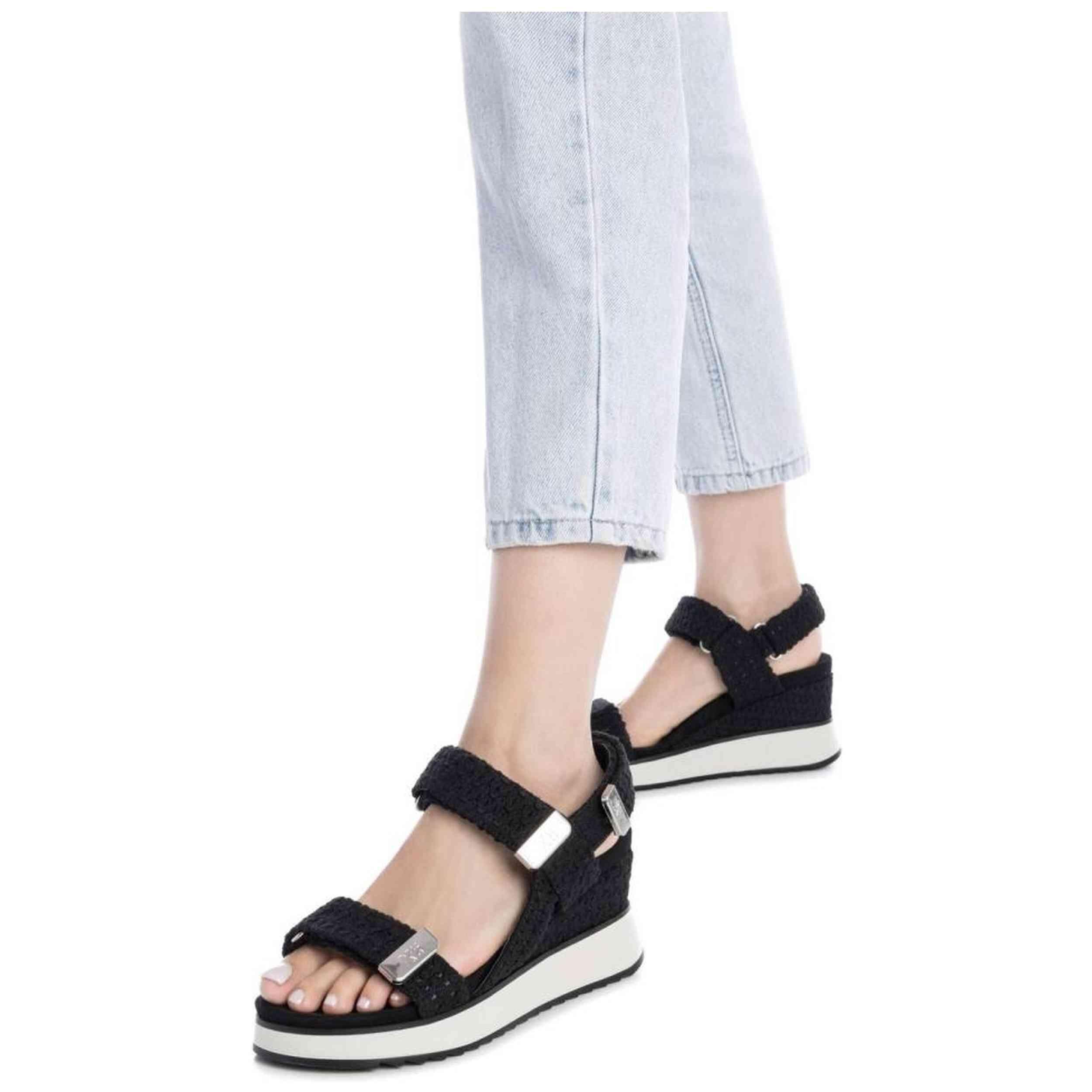 Sandales Xti modèle 135-143946 pour femmes 2/5