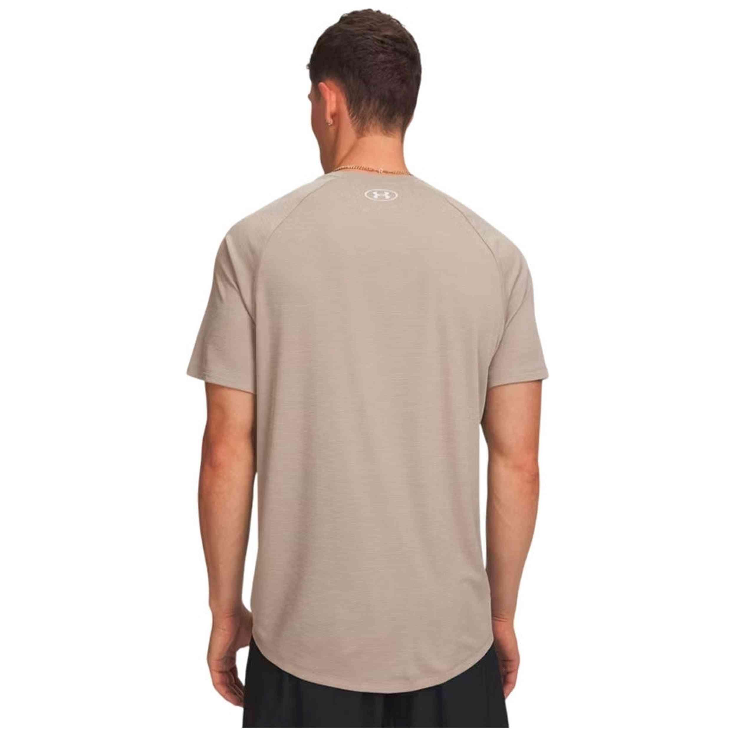 T-shirt Under armour modelo 1382796-203 para unissex 2/2