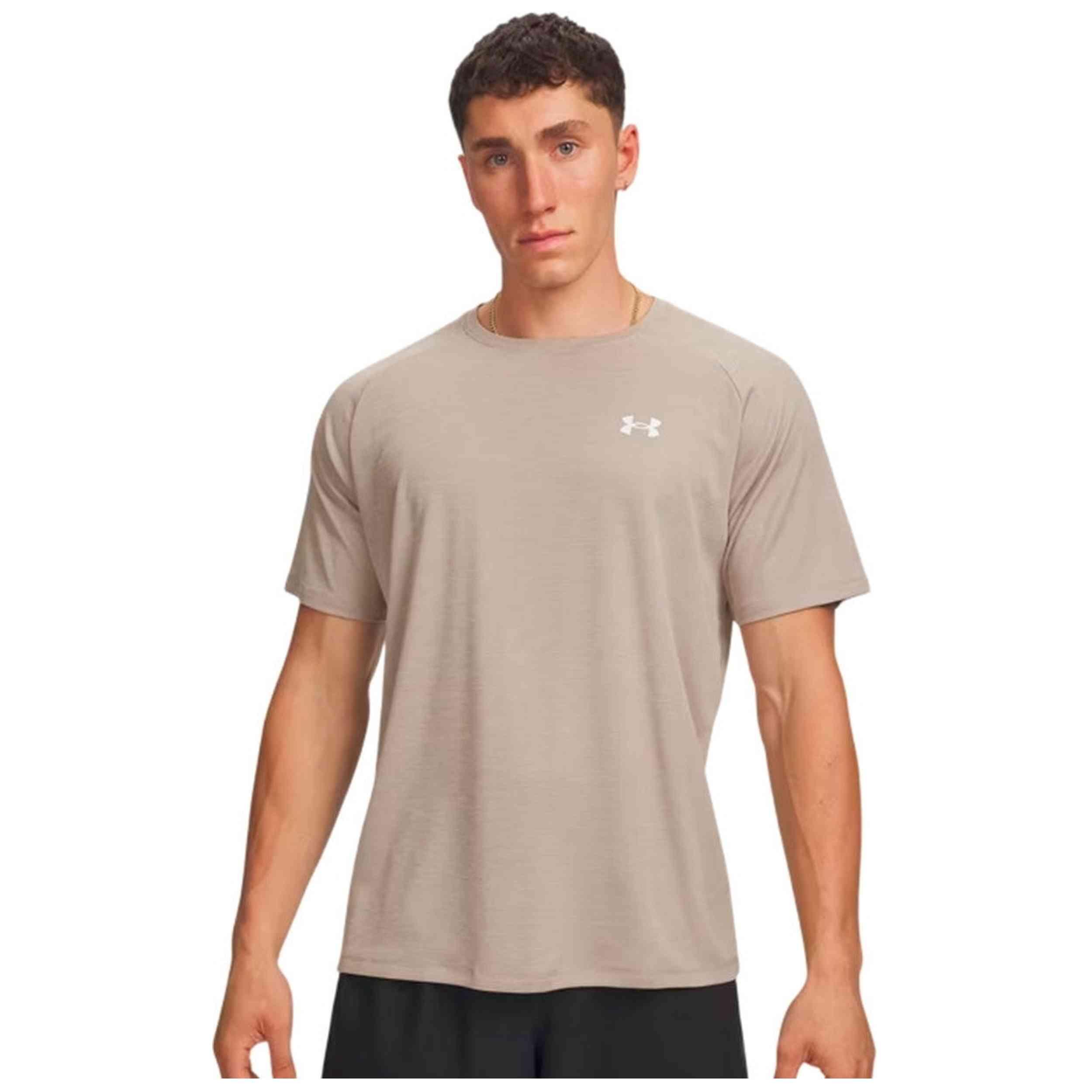 UNDER ARMOUR picture