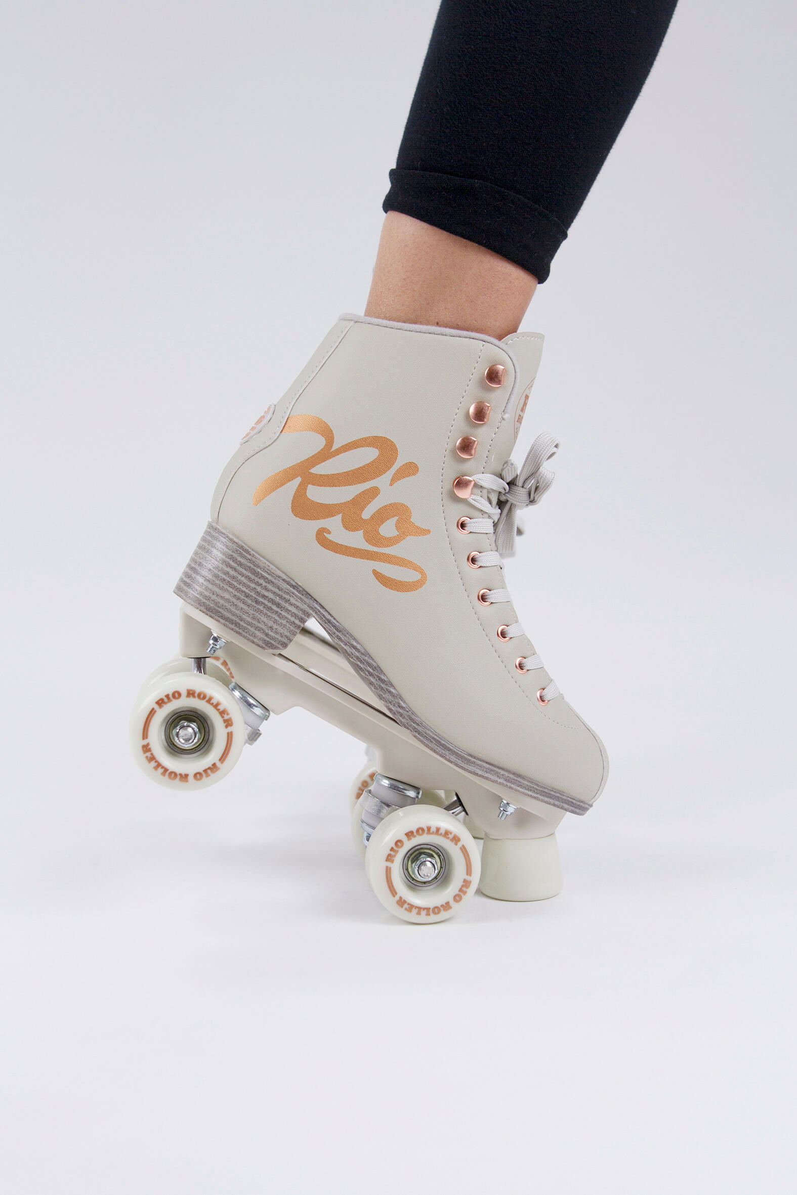 Rose Figure Quad Roller Skates 5/5