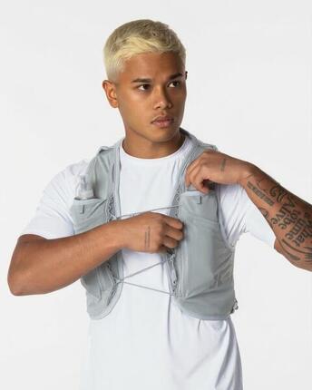 Gilet de course / Gilet d’hydratation – compartiments multiples