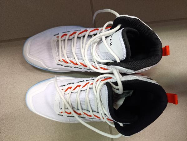 Entre Particuliers - Chaussures de basket-ball Tarmak NEUF dames/hommes 6/7