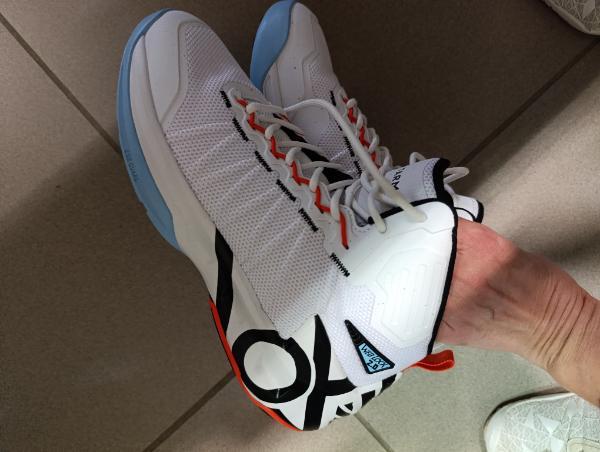 Entre Particuliers - Chaussures de basket-ball Tarmak NEUF dames/hommes 4/7