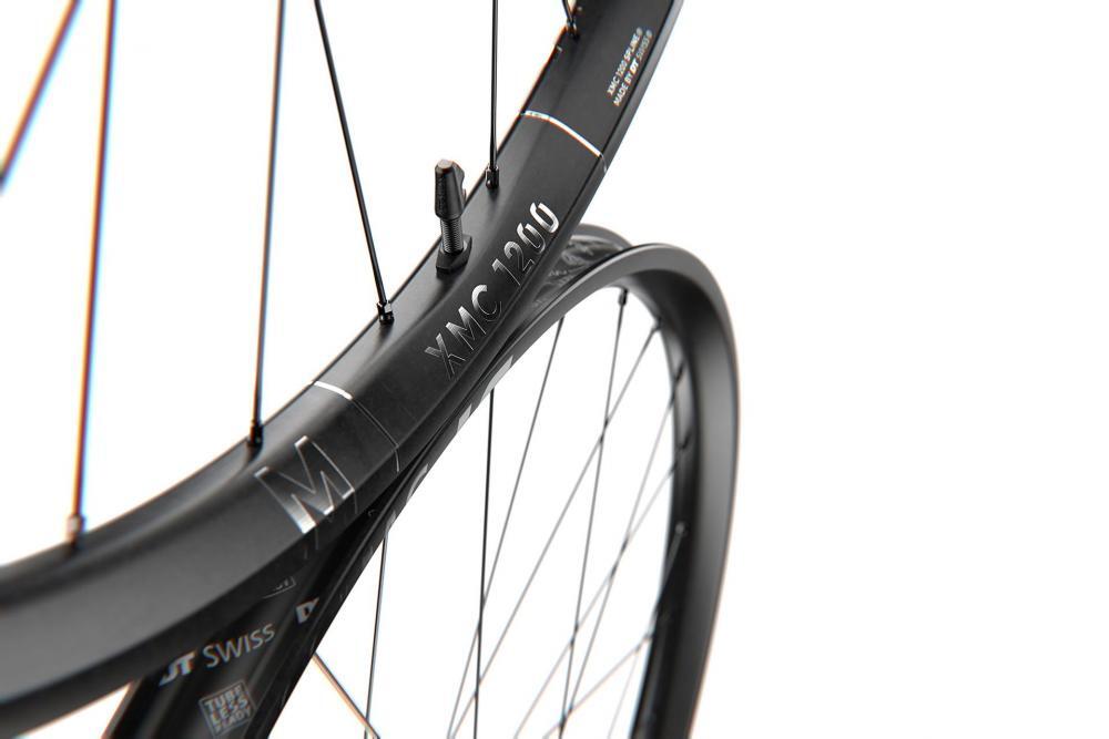 VR DT Swiss XMC 1200 Spline DB 29"/30 Carbon, zw, Center Lock, 110/15 TA Boos... 2/3