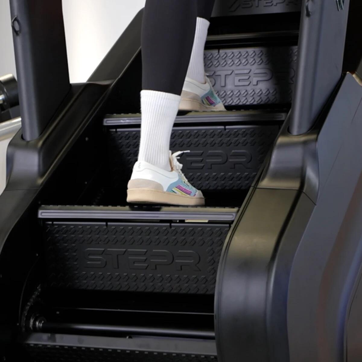 XL+ Stair Climber 27" HD Touchscreen 5/7