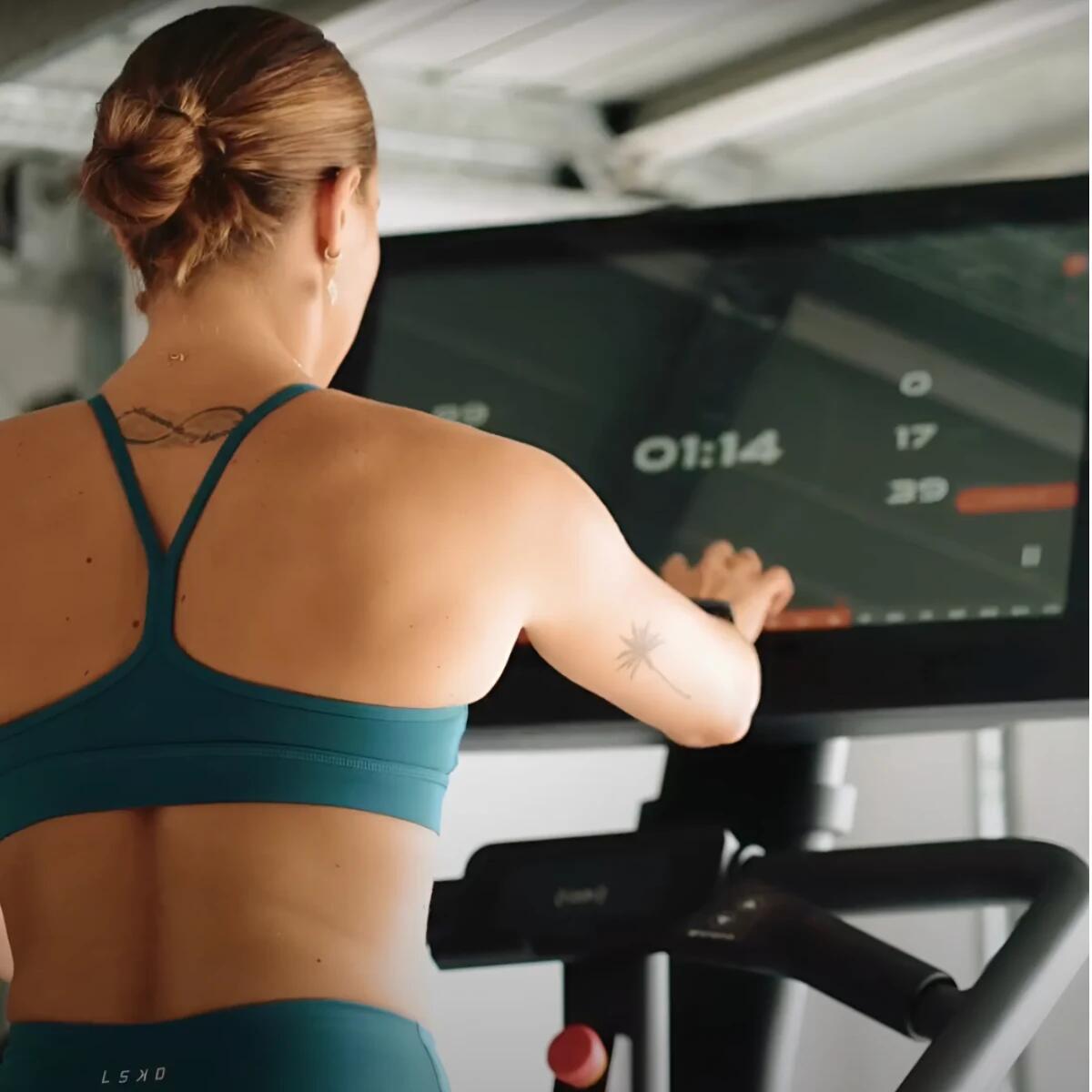 Pro+ Stair Climber 27" HD Touchscreen 6/7