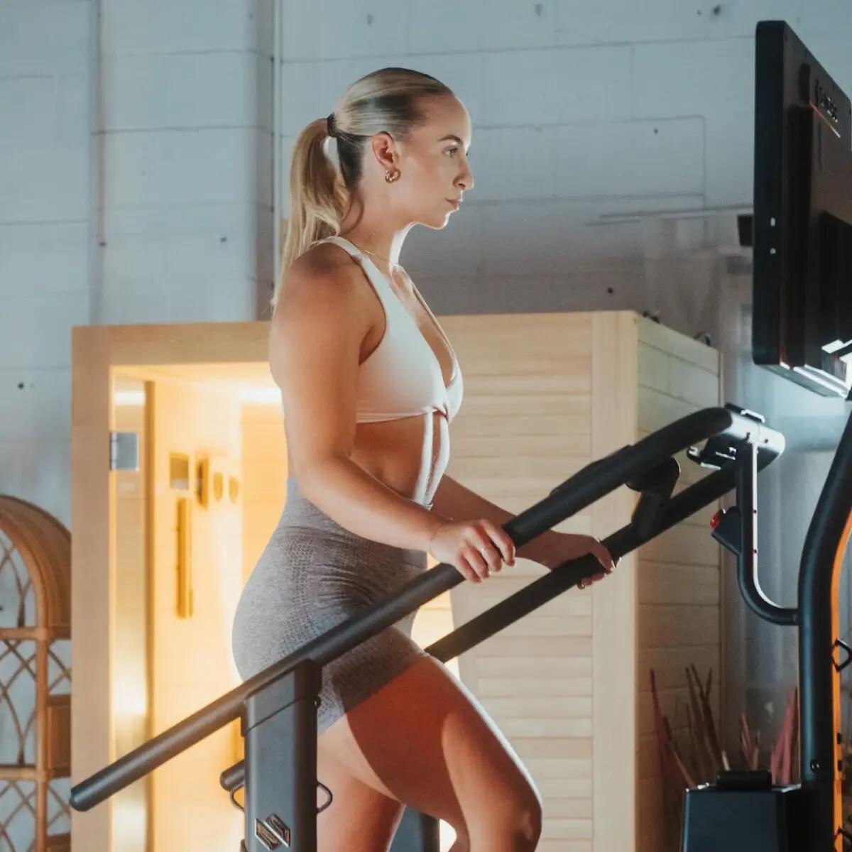 Classic+ Stair Climber 27" HD Touchscreen 7/7