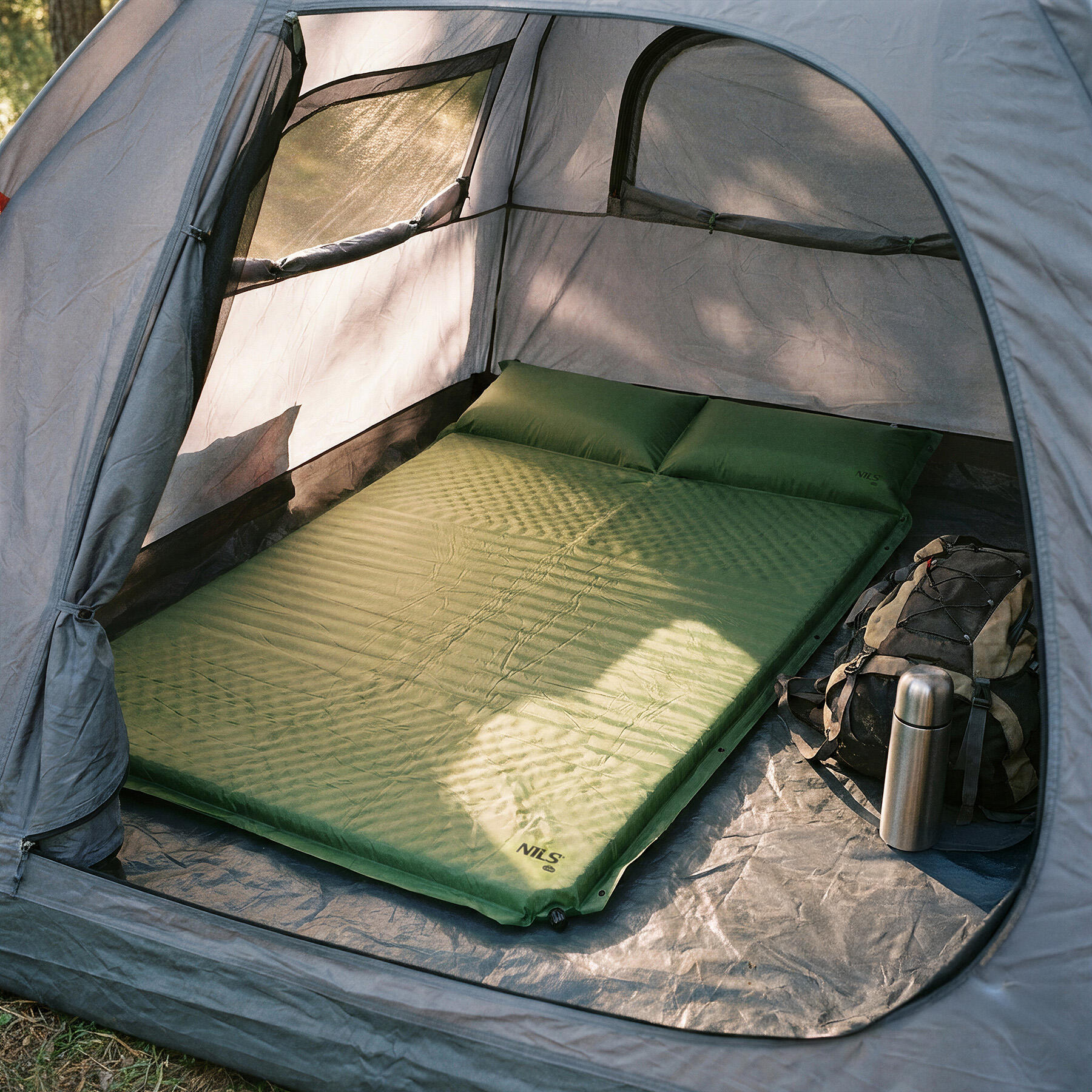 Zelfopblaasbaar 2-persoons campingmatras met kussen NILS CAMP NC4060 2/7
