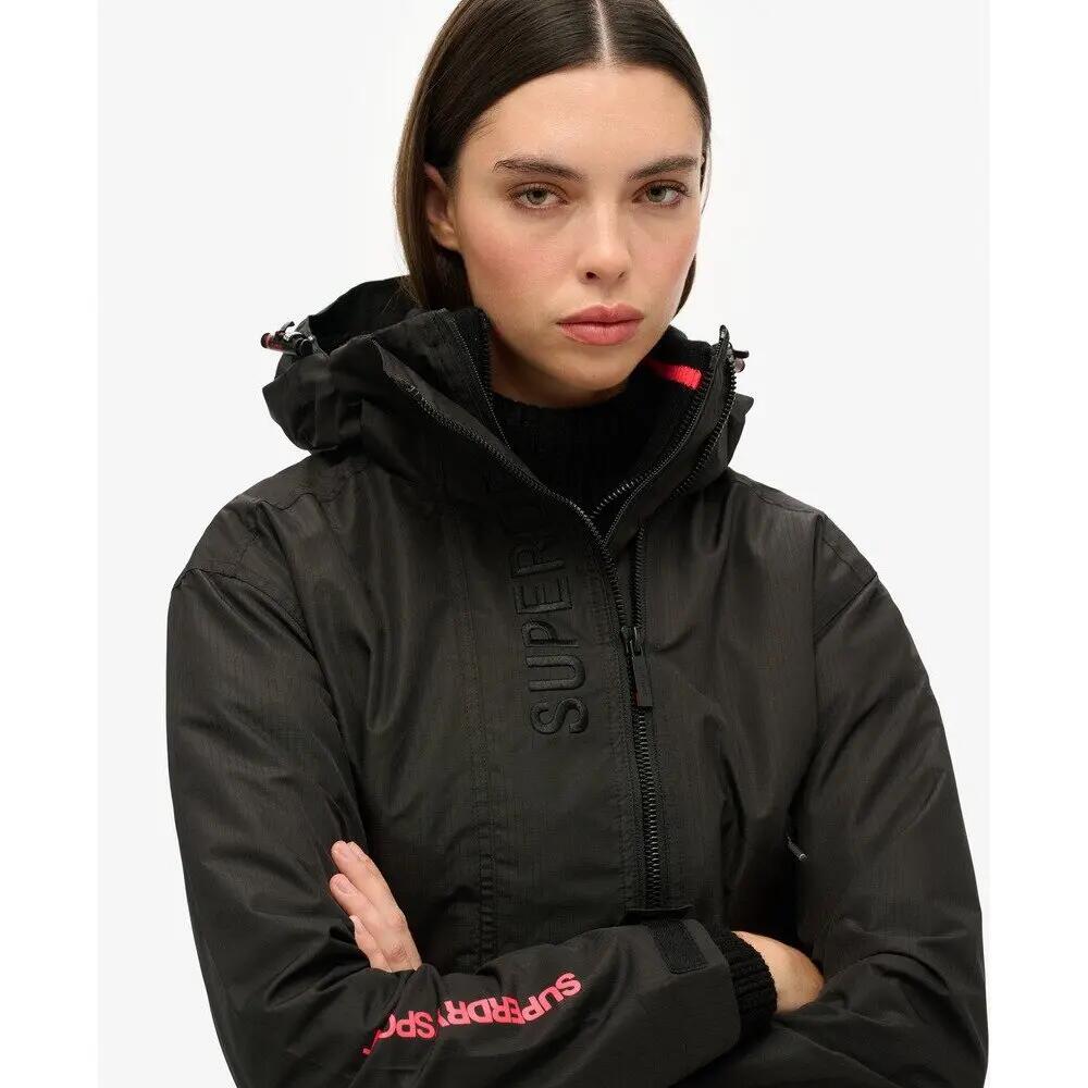 Coupe-vent à capuche brodée femme Superdry SD 6/7