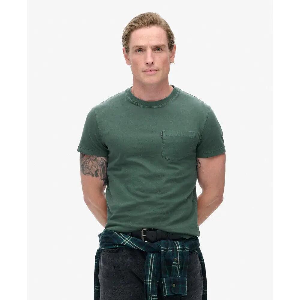 Camiseta com bolso essencial lavada 3/6