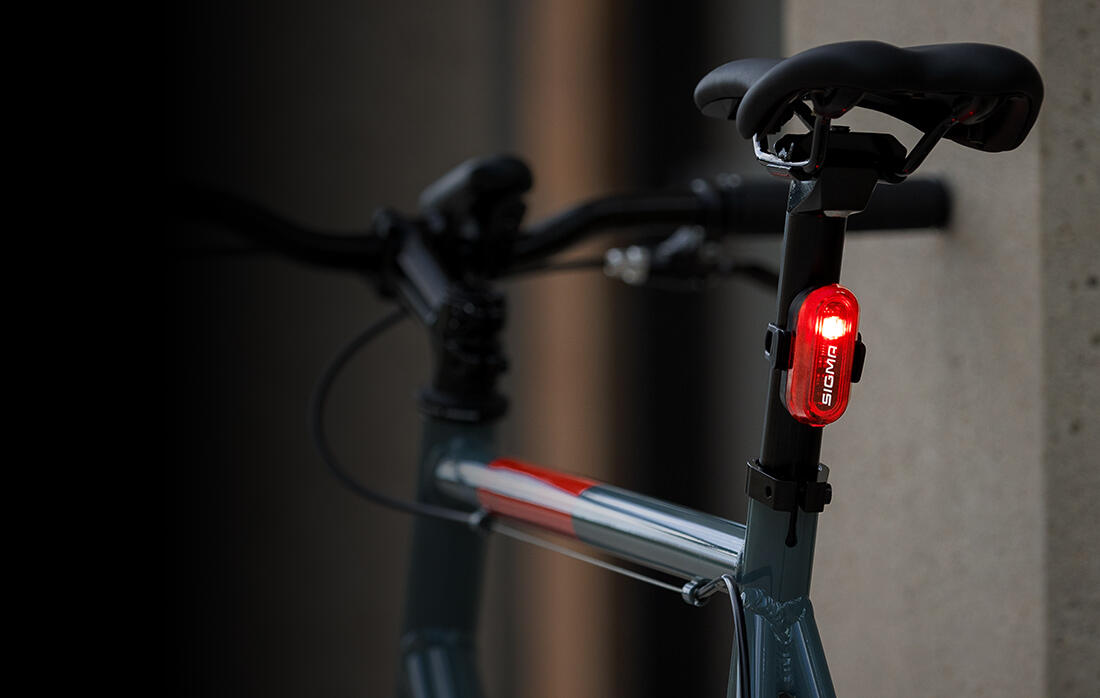 Sigma CURVE LED Rear Light Battery Operated - 29 Hours Runtime 4/4