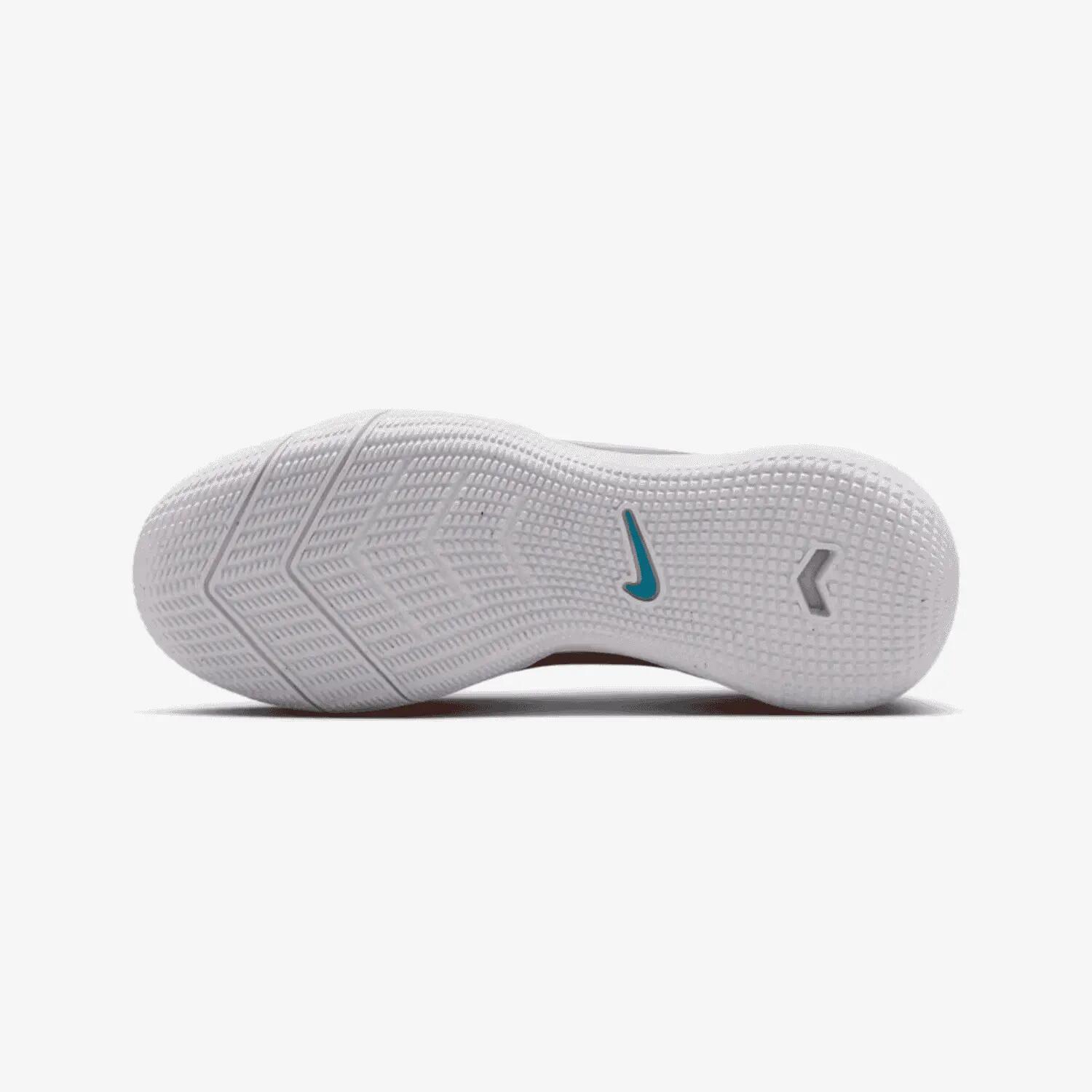 Nike JR Zoom Mercurial Vapor 16 Academy IC Kylian Mbappé gyermek futballcipő 5/8