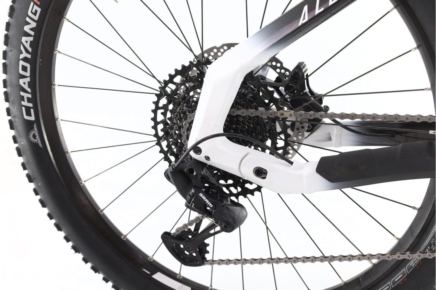 Ebike reconditionné ·  AllMtn CF8 · Très bon état 3/8