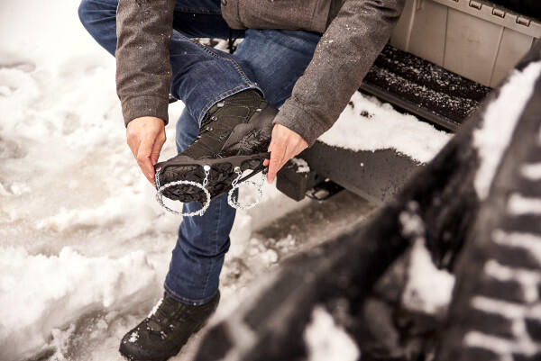 Rutschfeste Steigeisen für Schuhe - YakTrax Diamond Grip - Größe M 5/5