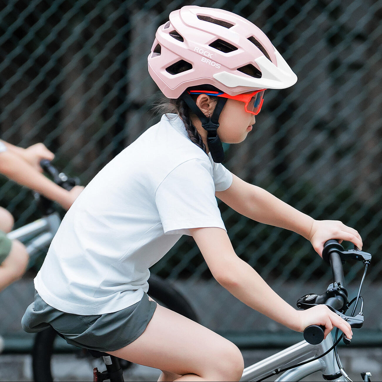 Casco da bicicletta Rockbros per giovani con visiera rimovibile 4/7