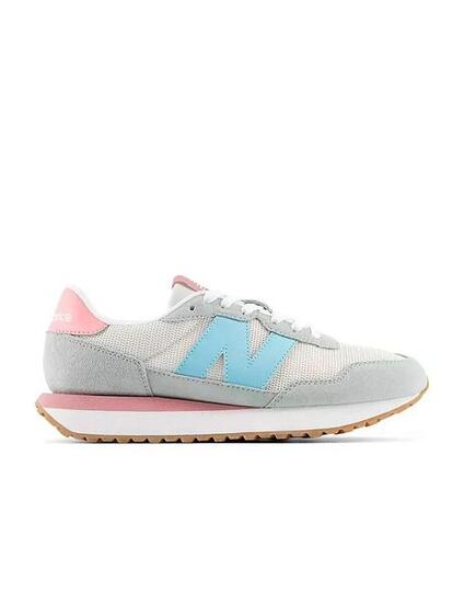 Scarpe da donna New Balance beige.