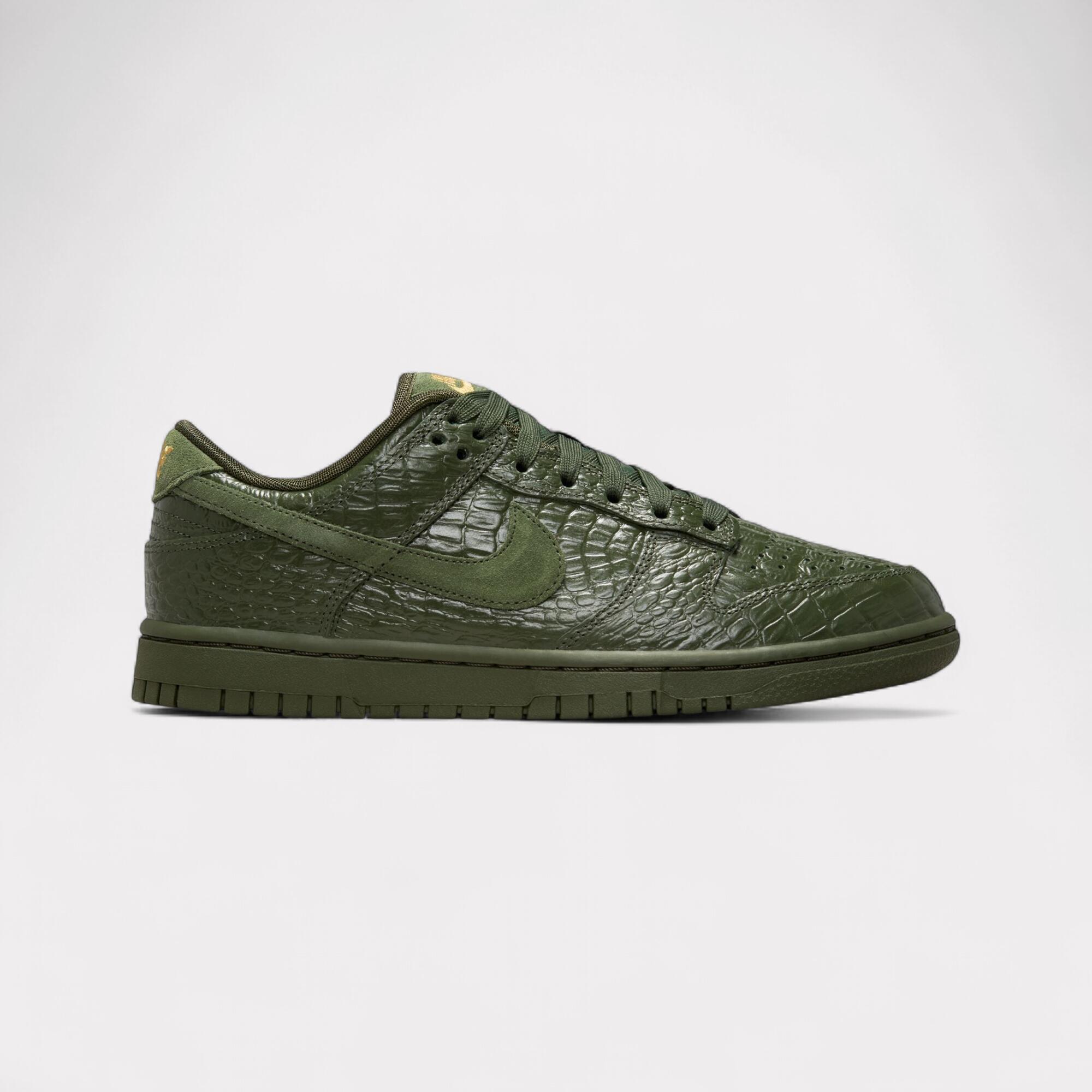 Nike Dunk Low - Green Crocodile 1/6