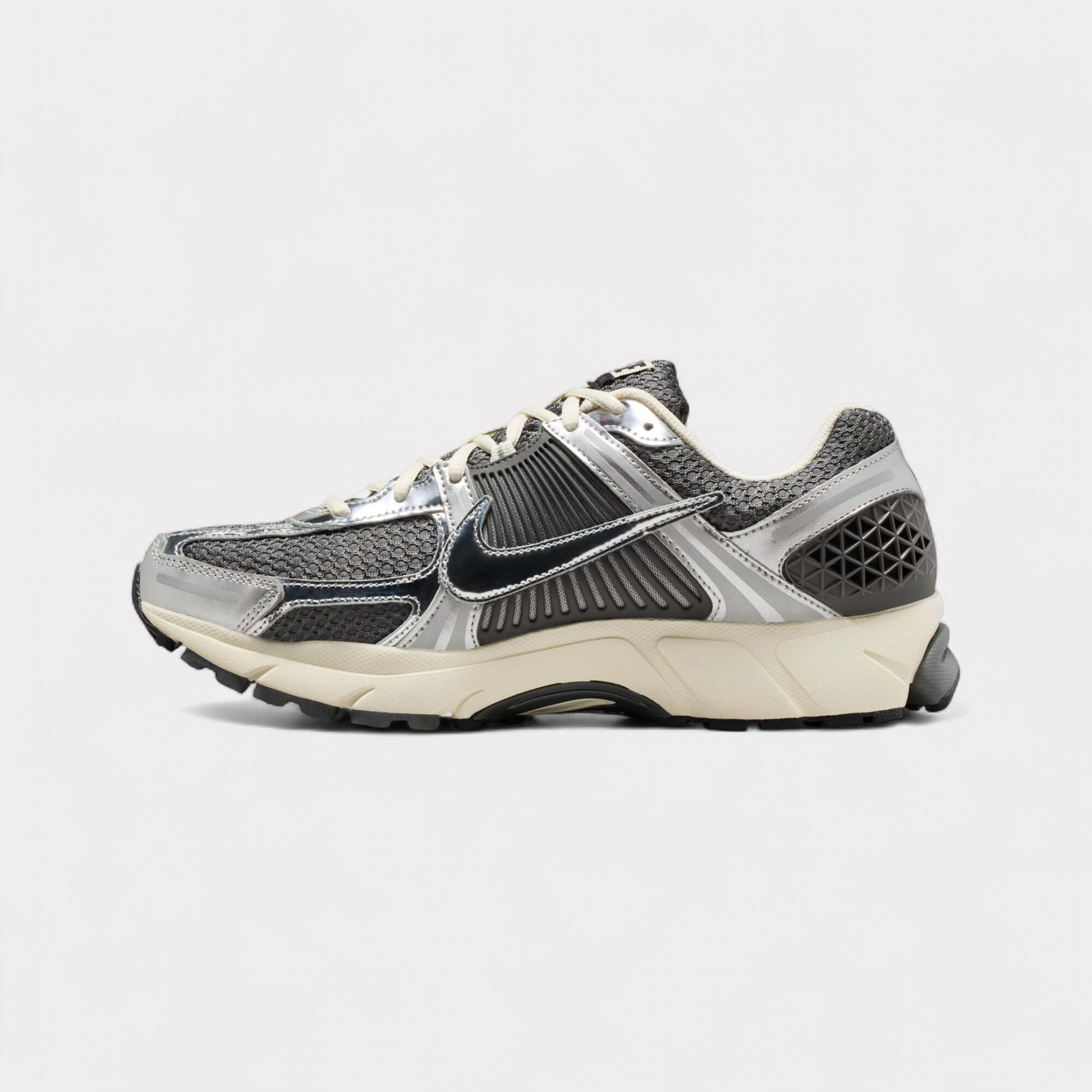 Zapatillas Nike Zoom Vomero 5 Gris 3/7
