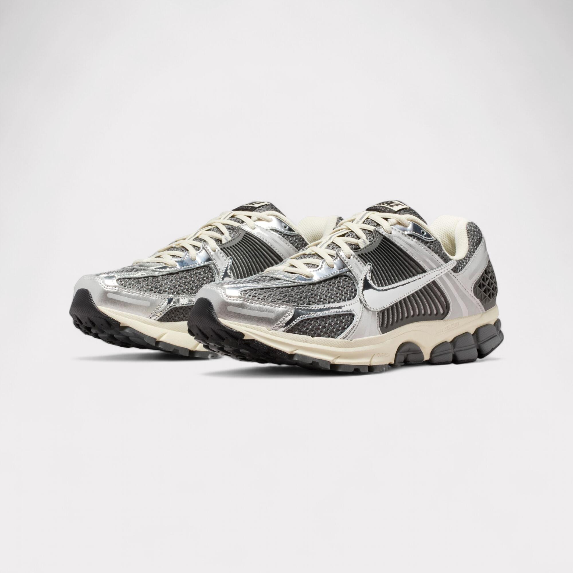 Zapatillas Nike Zoom Vomero 5 Gris 2/7