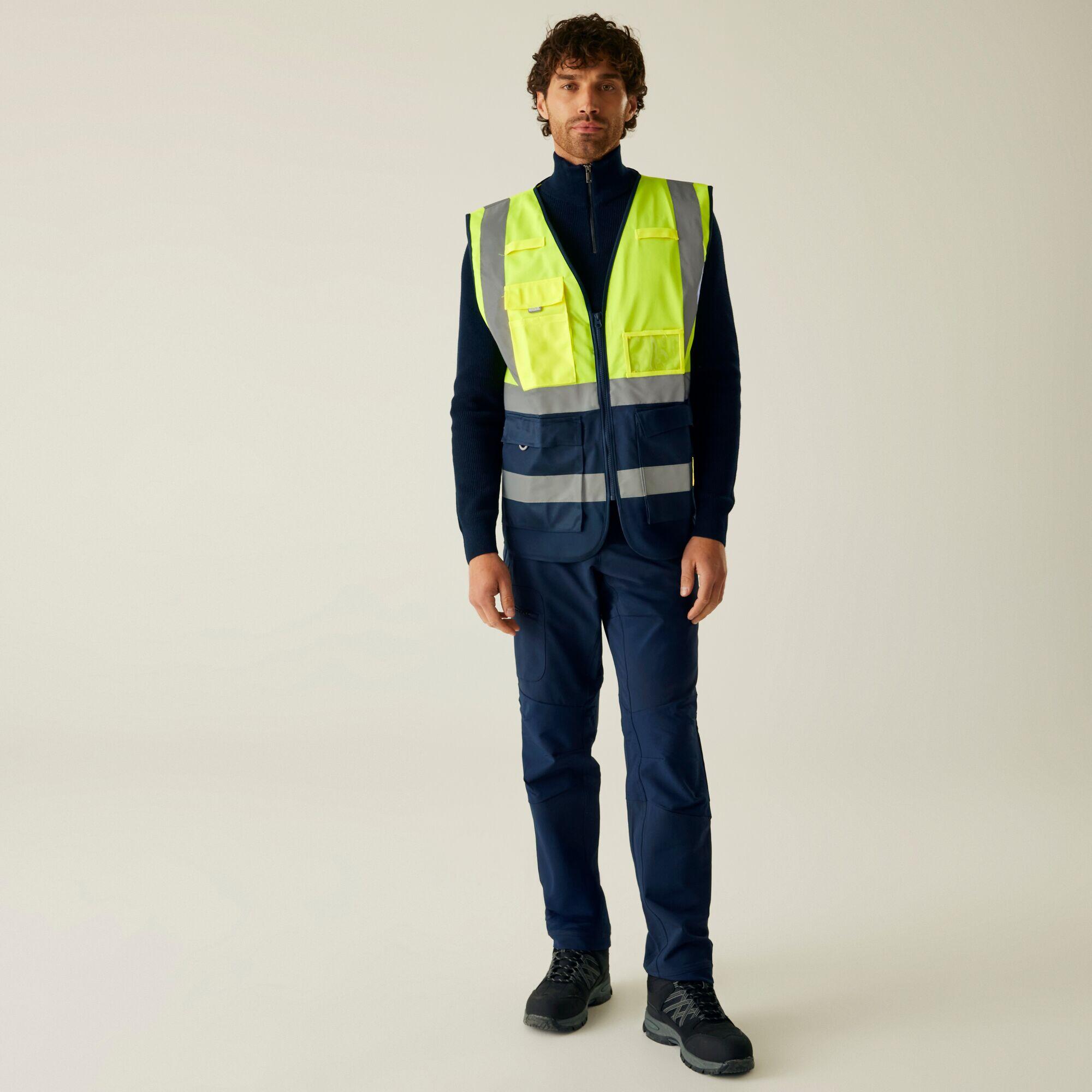 T-shirt Escursionismo Uomo Executive Vest 3/7