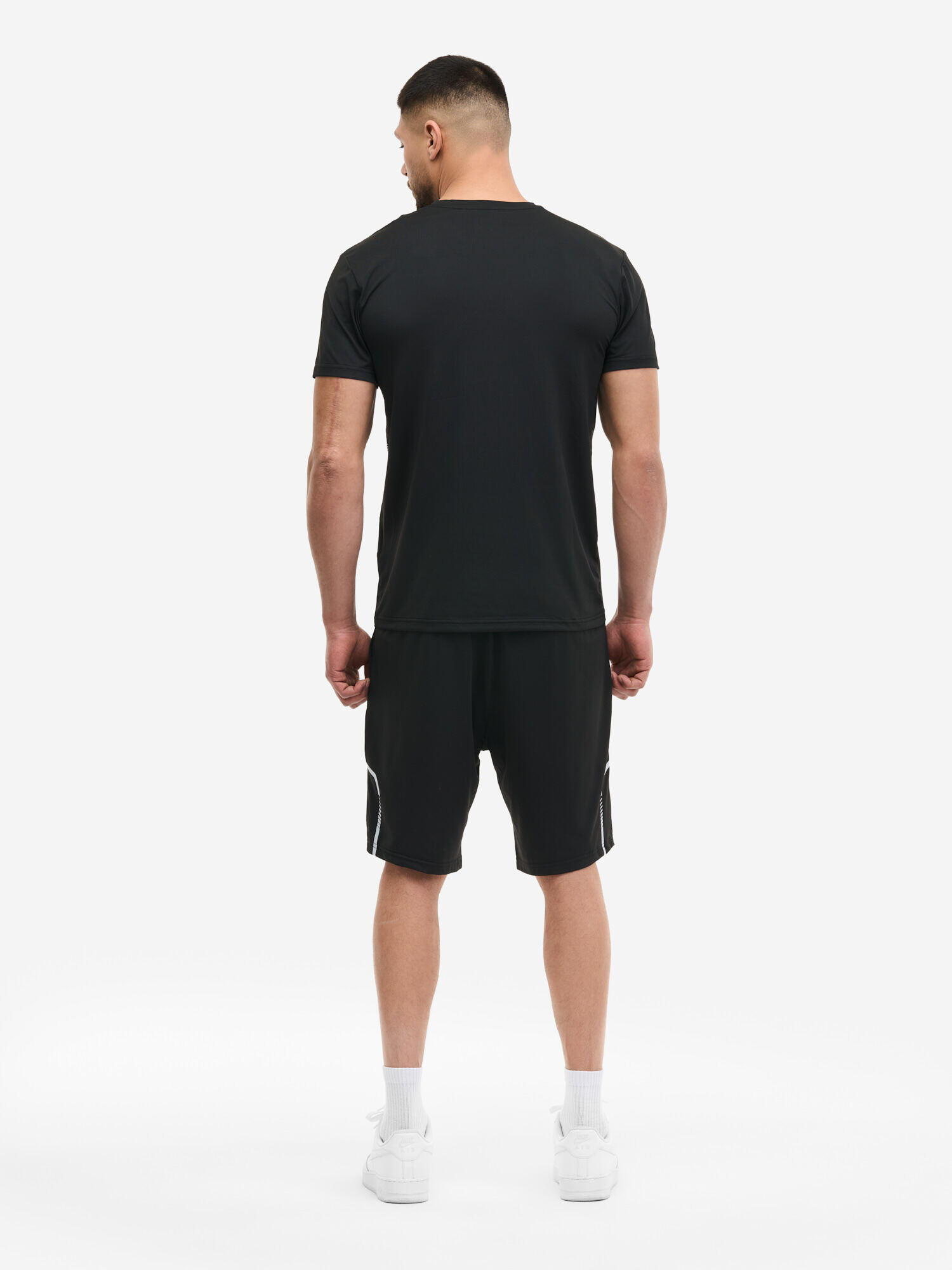Conjunto Camiseta y Pantalón Corto Lonsdale Bewick 5/7
