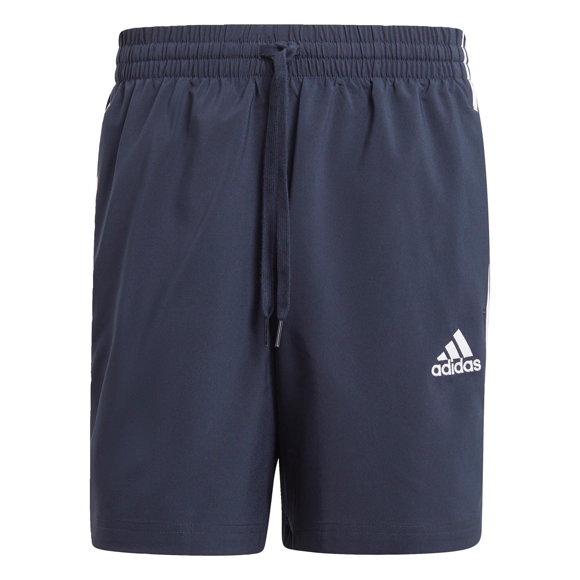 AEROREADY Essentials Chelsea 3-Streifen Shorts 2/5