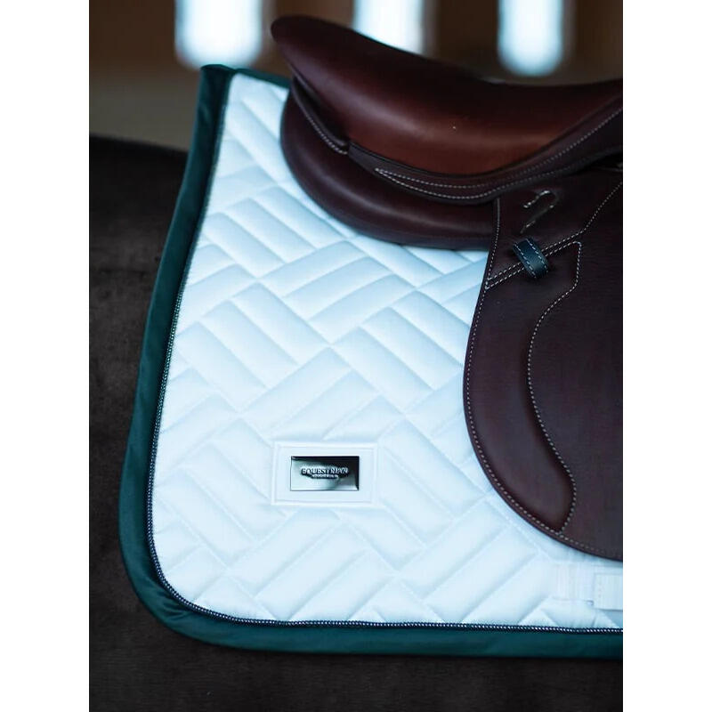 Tapis de selle Modern White Dramatic Monday - Equestrian Stockholm 3/4