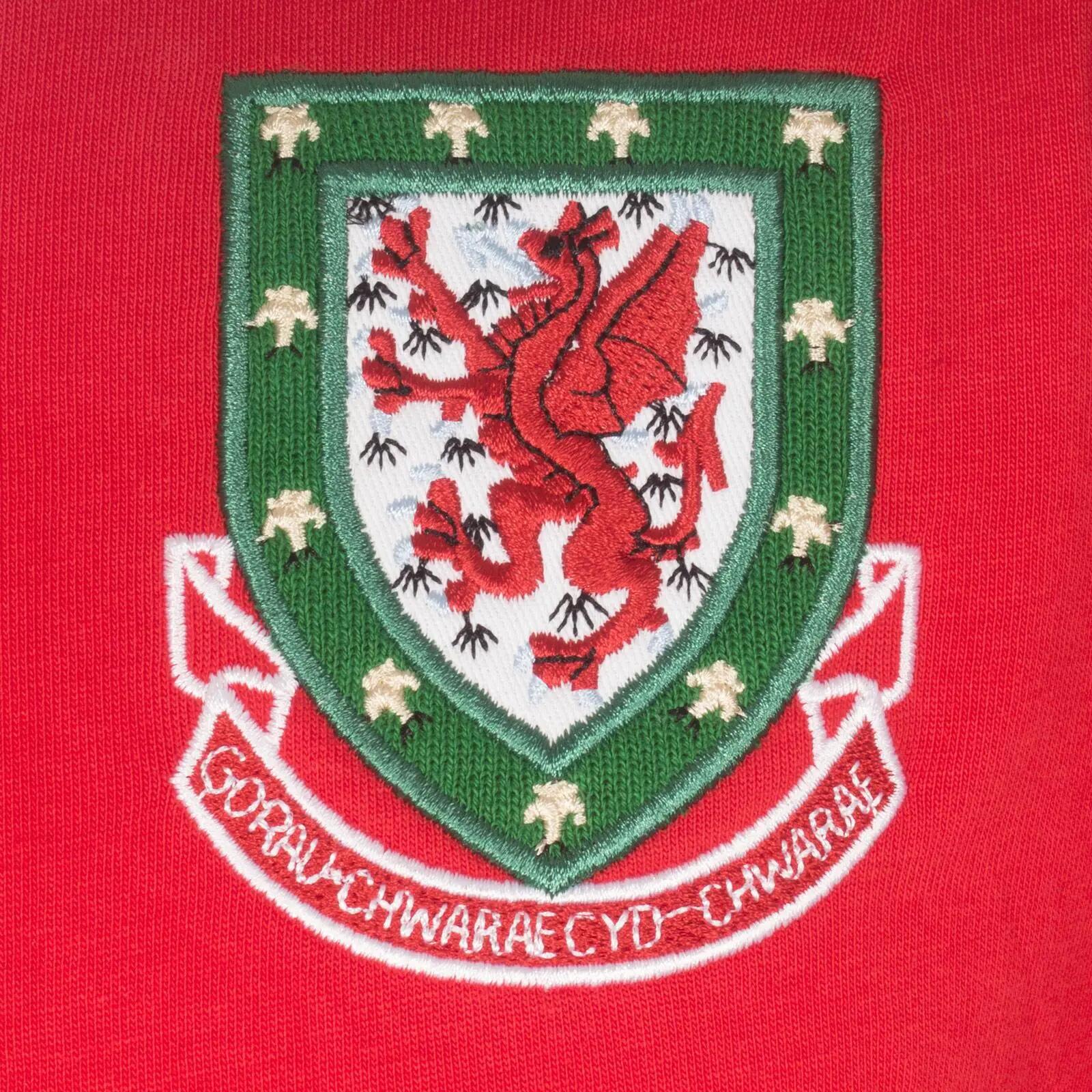 Mens 1958 John Charles 9 Retro TShirt (Red) 3/6