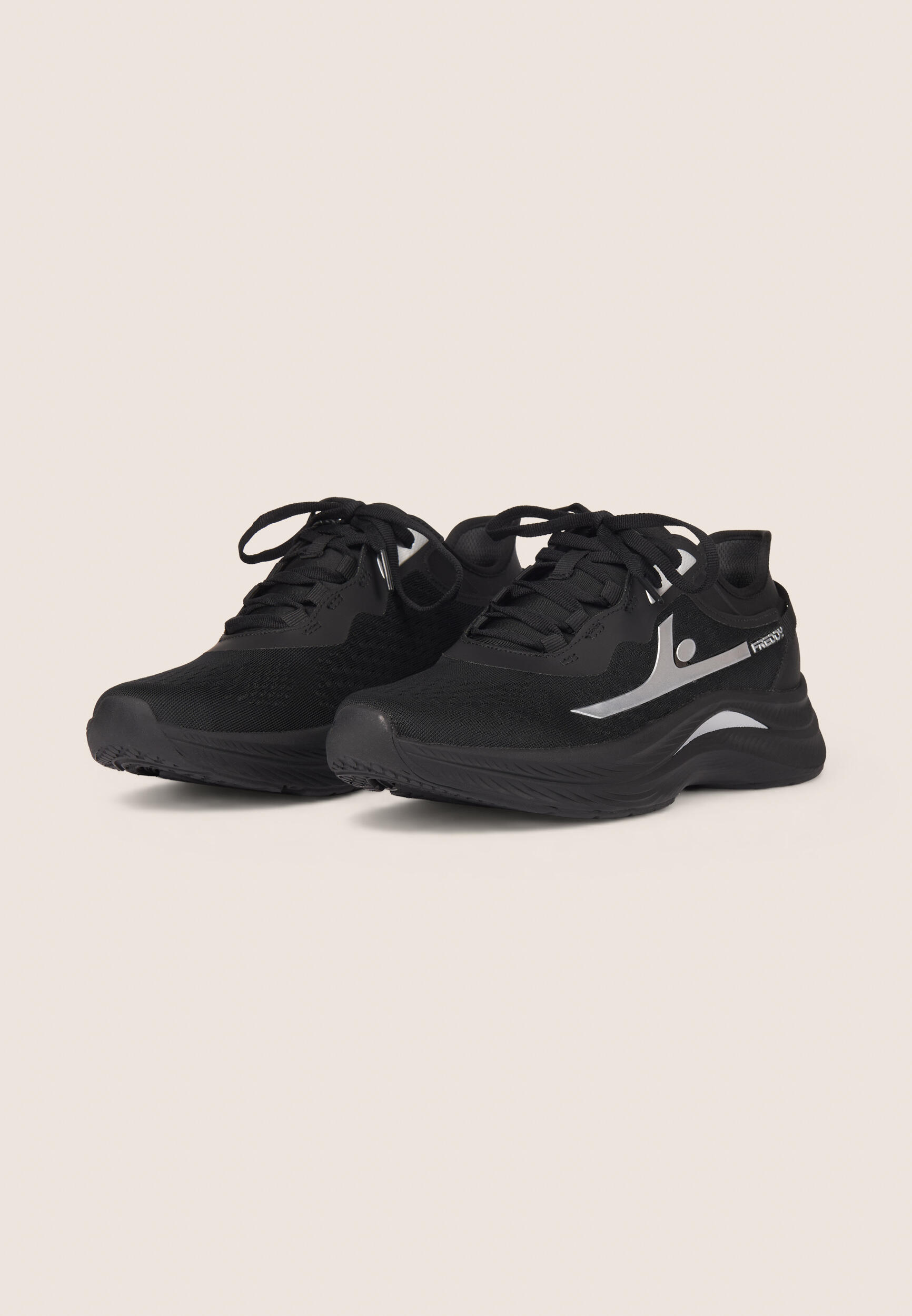 Sneakers femme en mesh avec supports techniques et semelle légère 2/3