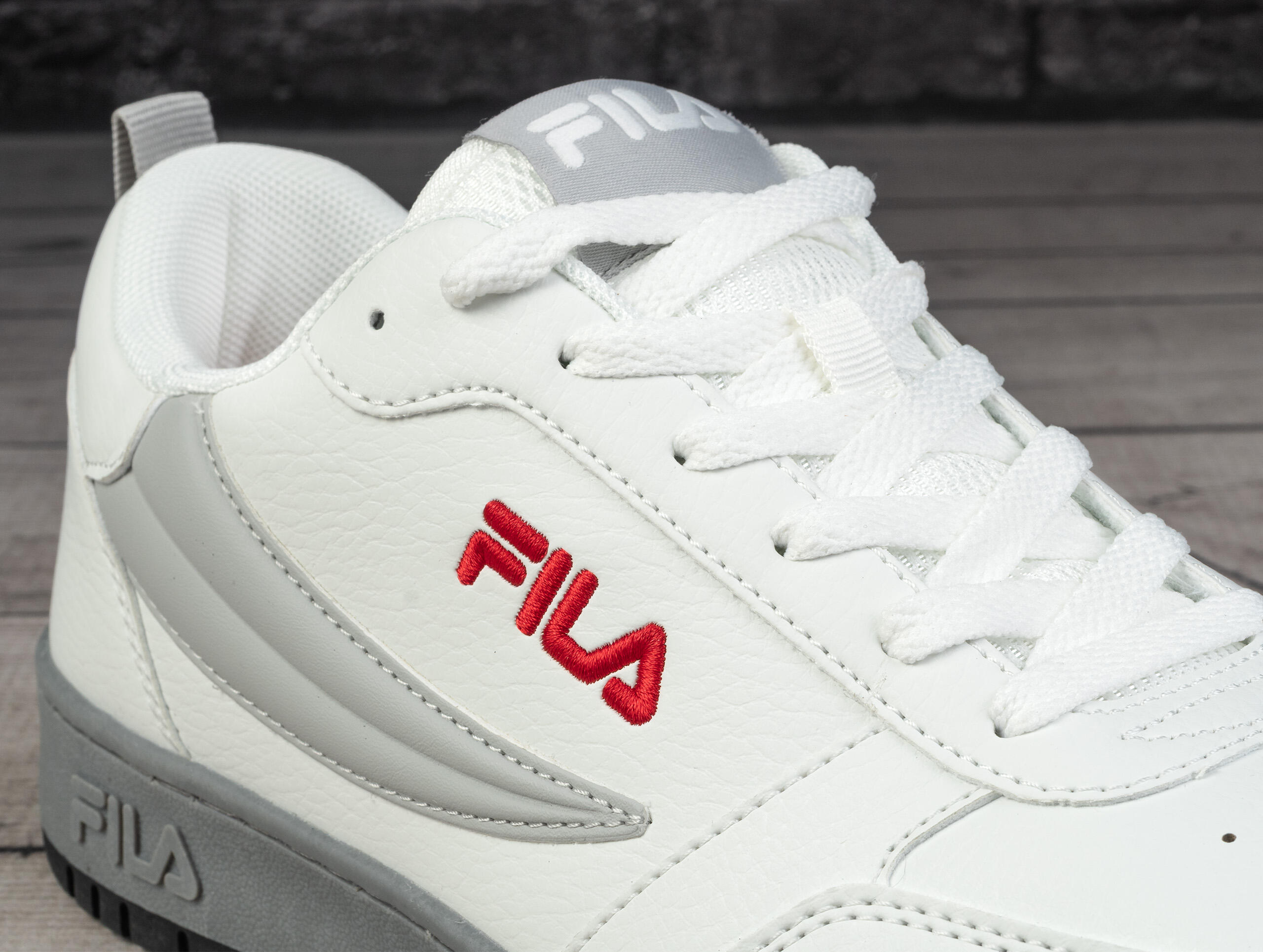 Buty męskie sportowe do chodzenia Fila REGA NF 6/7