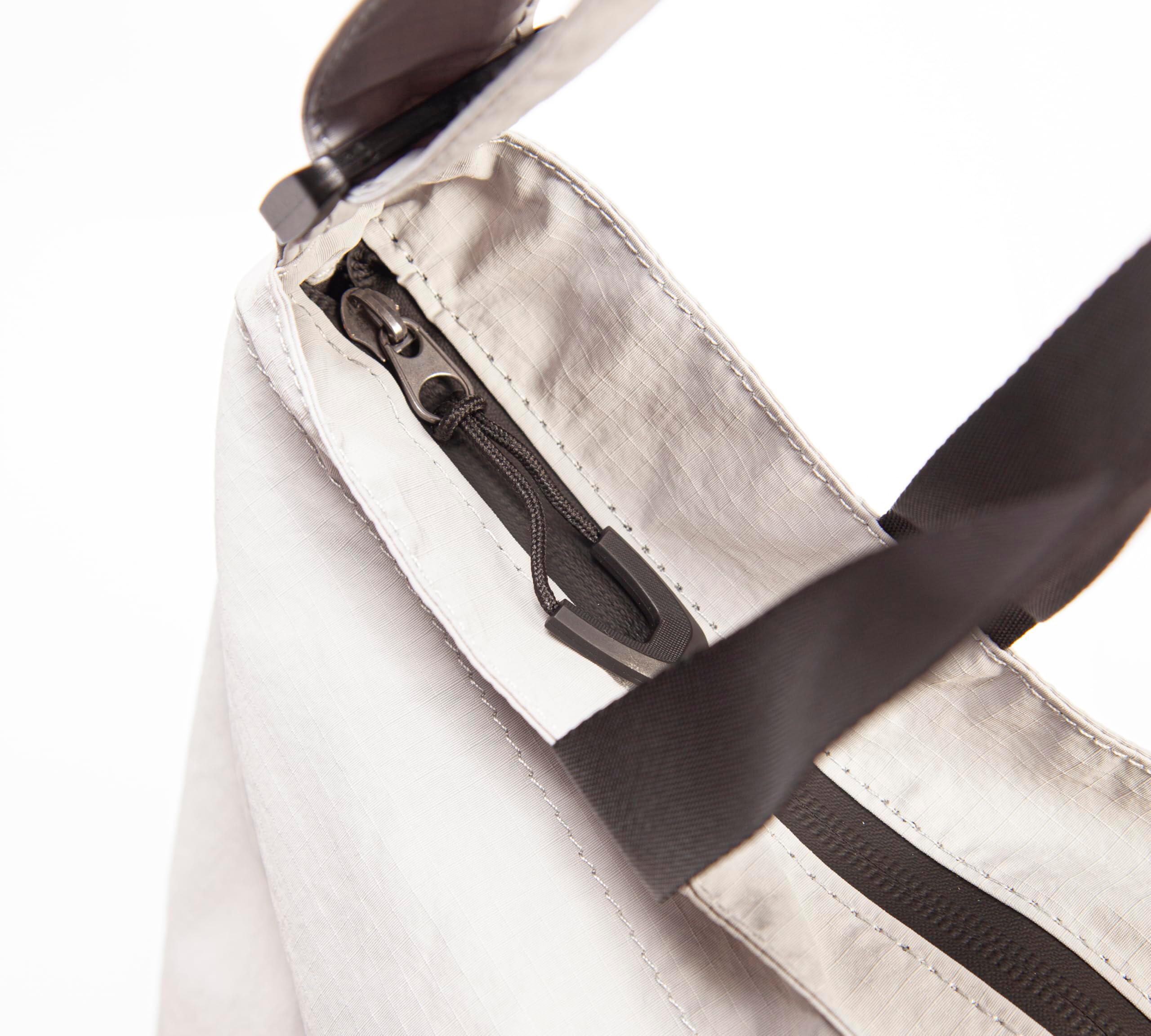 Bolsa Tote Fitness para Mujer Ditchil Tote Bag Street Gris Ligera 4/6