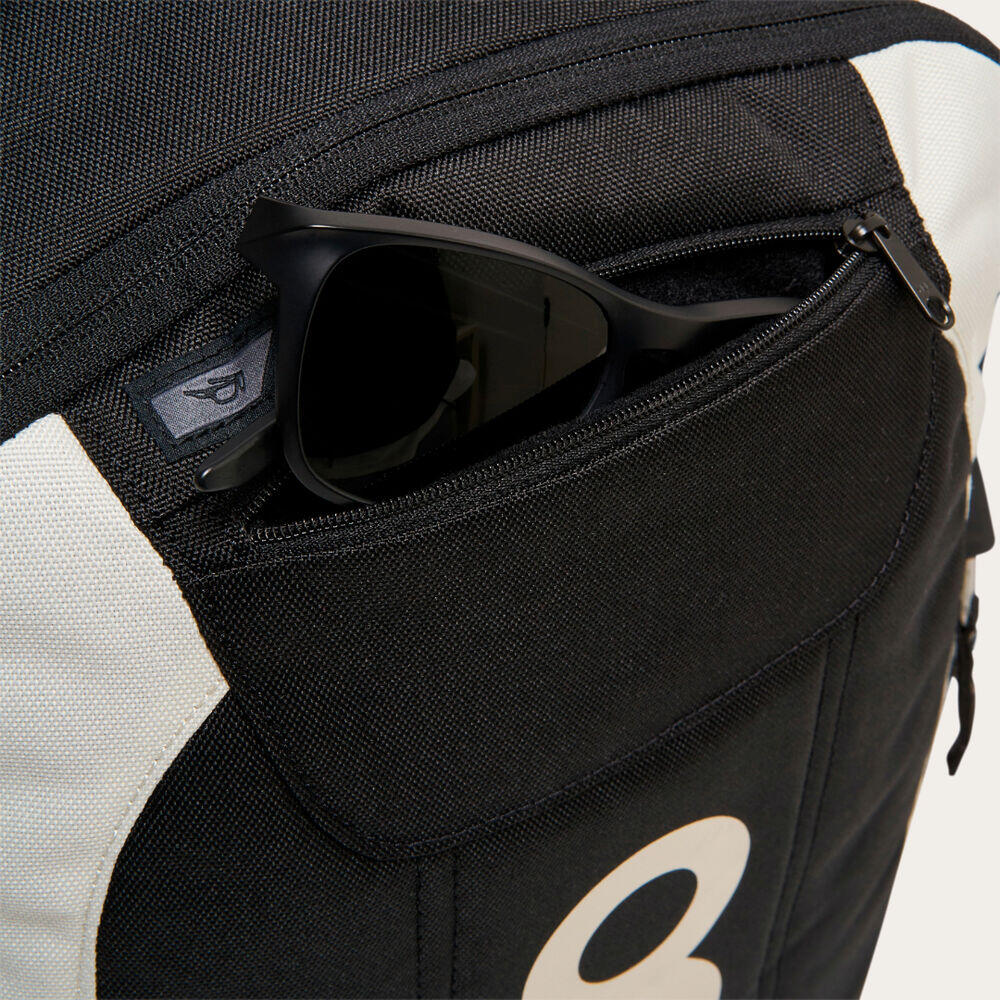 Mochila Oakley Bege. 4/5