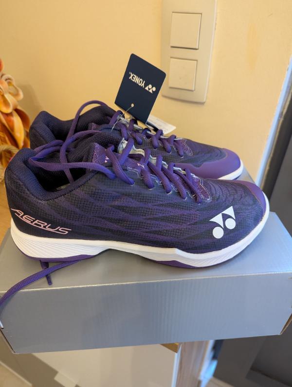 YONEX picture