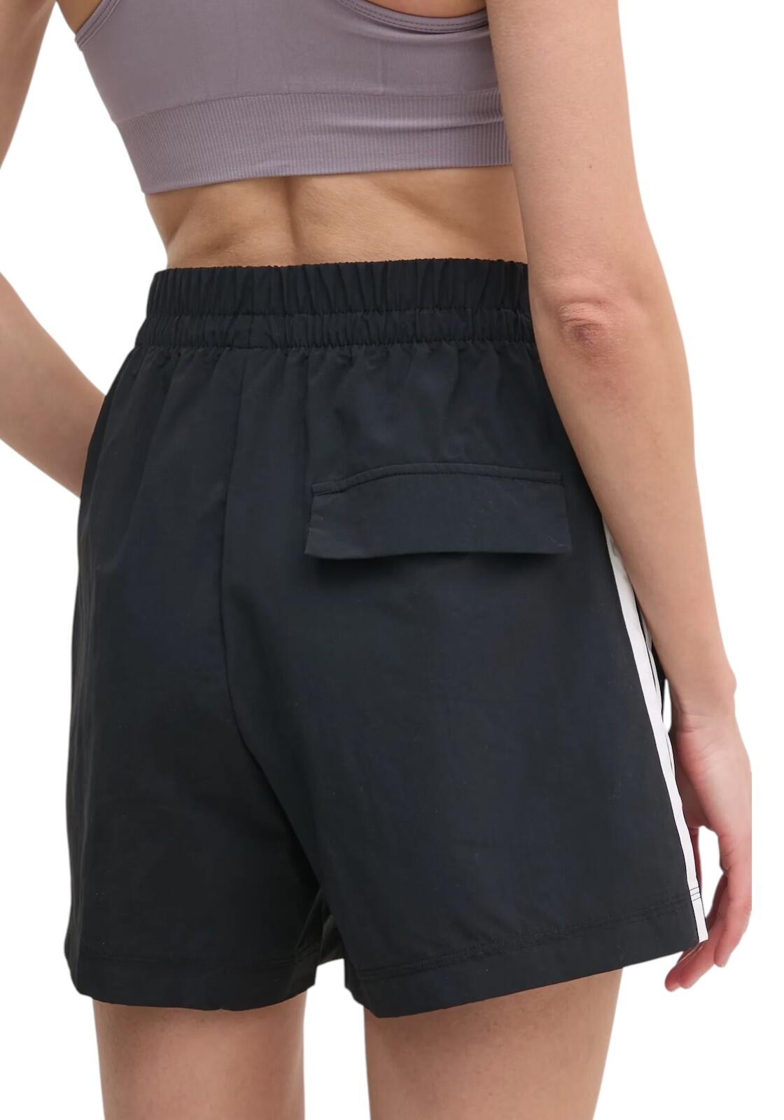 Shorts Adidas model JE1309 for women 2/6