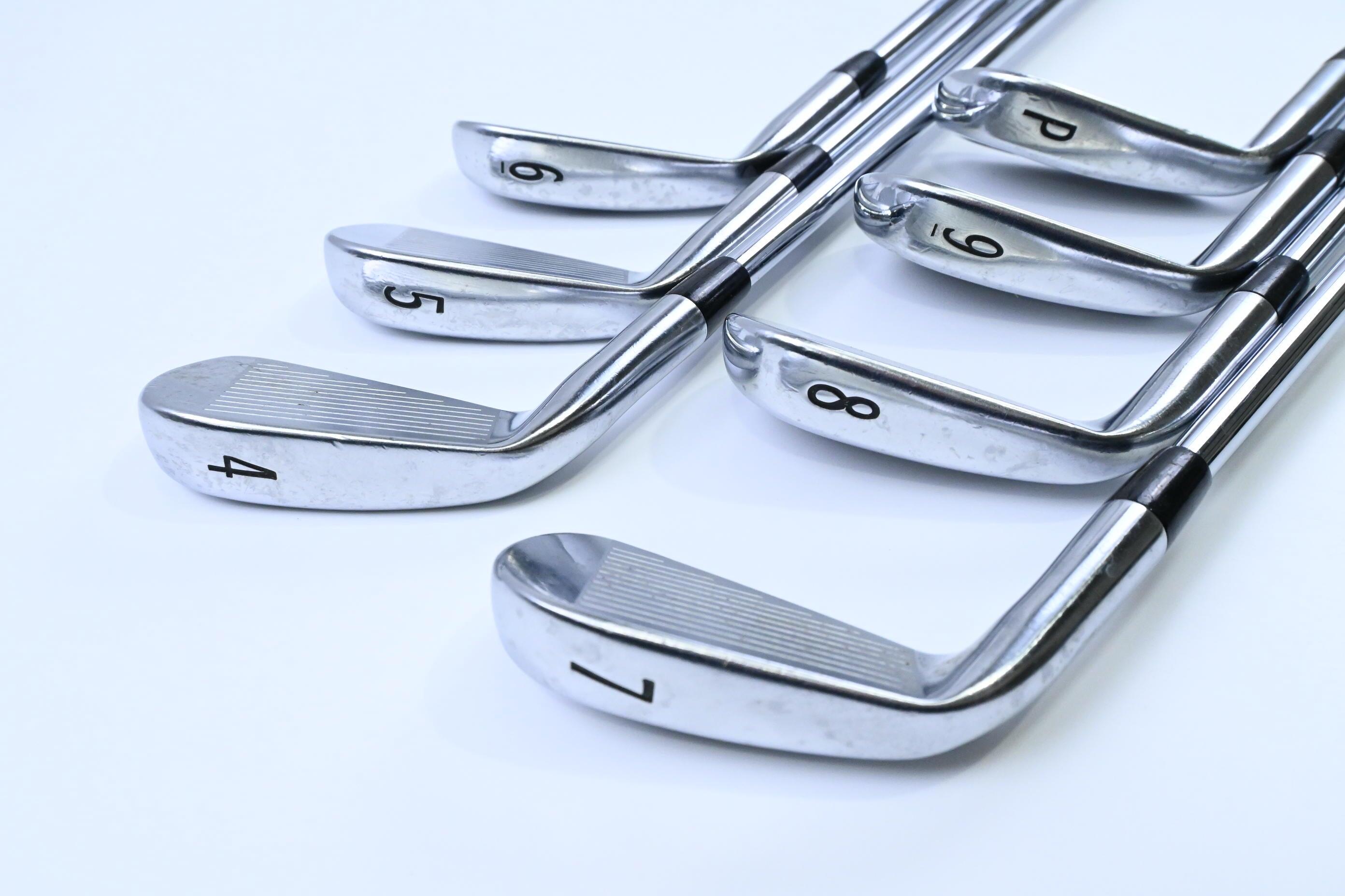 Titleist 716 AP2 Fers avec shaft Regular Acier Dynamic Gold AMT
