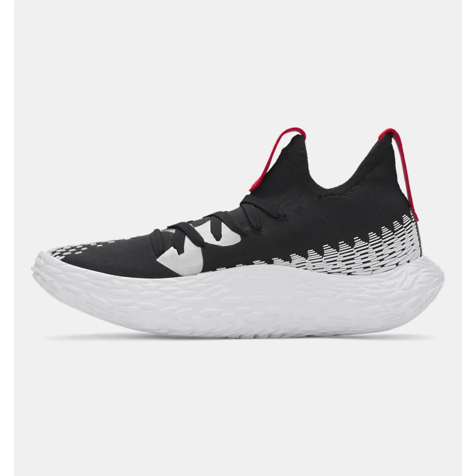 Chaussures de basketball Under Armour UTR X Elite 2 2/3