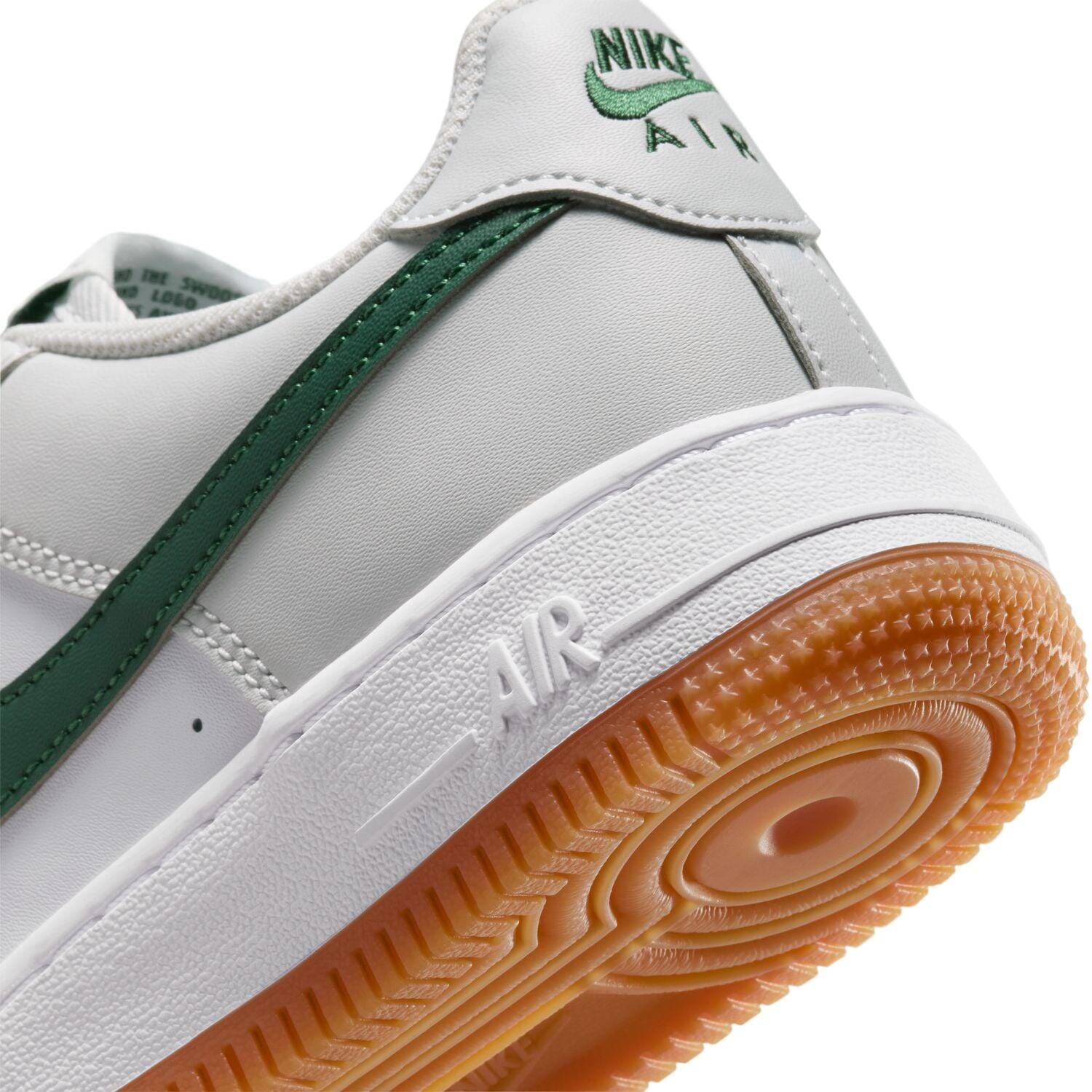 Ténis Nike Air Force 1 BG N 4/7