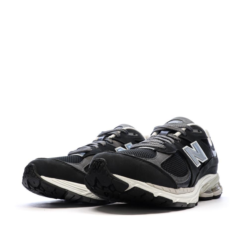 New Balance 2002 Black Trainers for Men 6/7