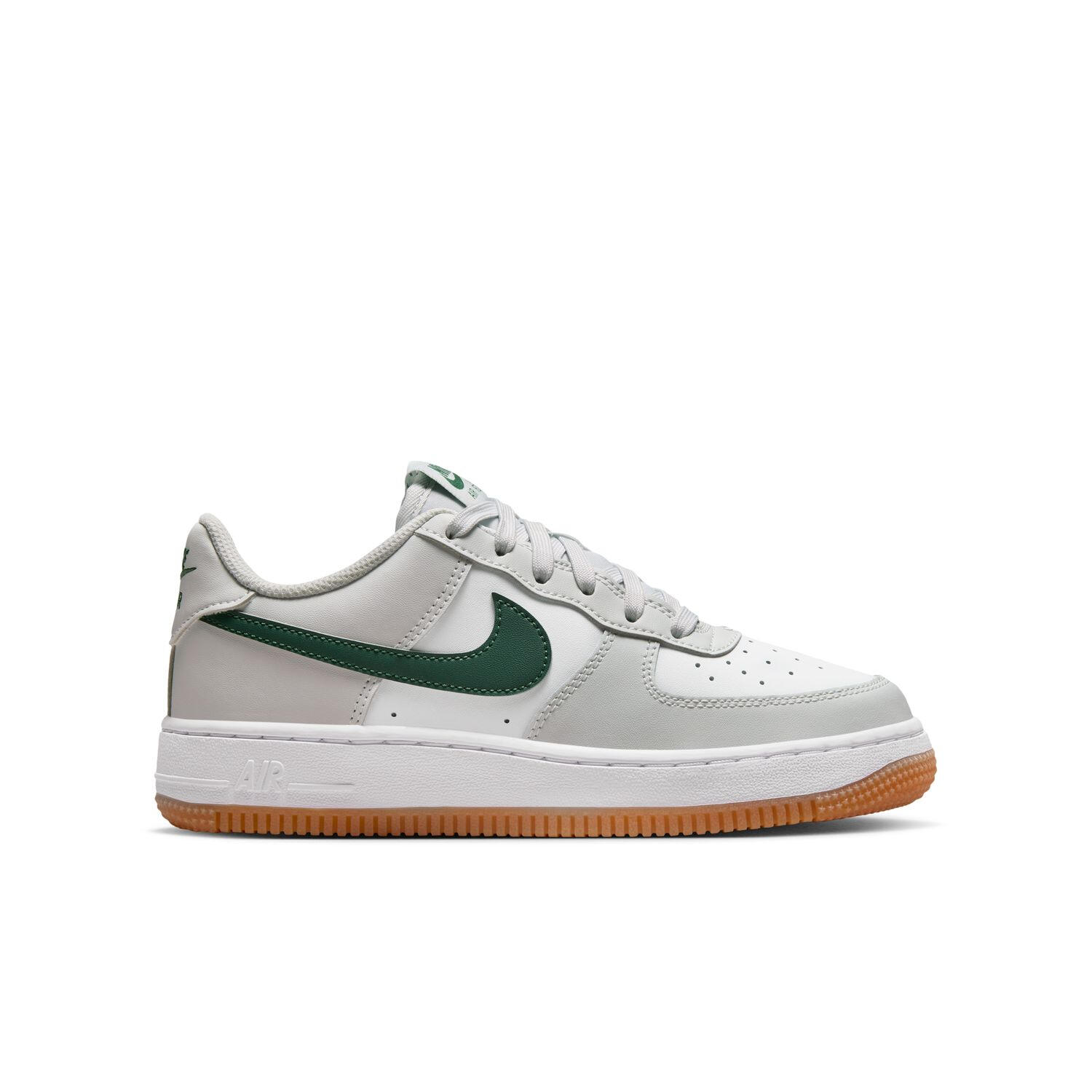 Ténis Nike Air Force 1 BG N 6/7