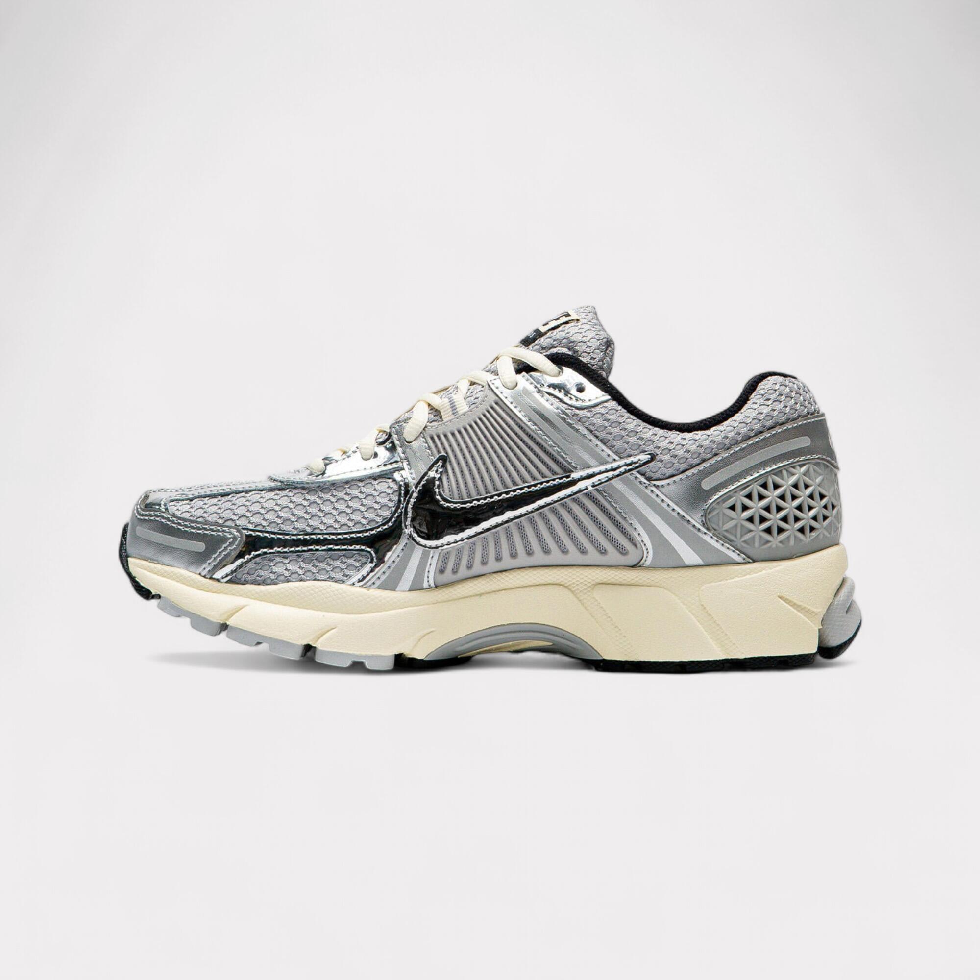 Nike Zoom Vomero 5 - Chrome Coconut 3/5