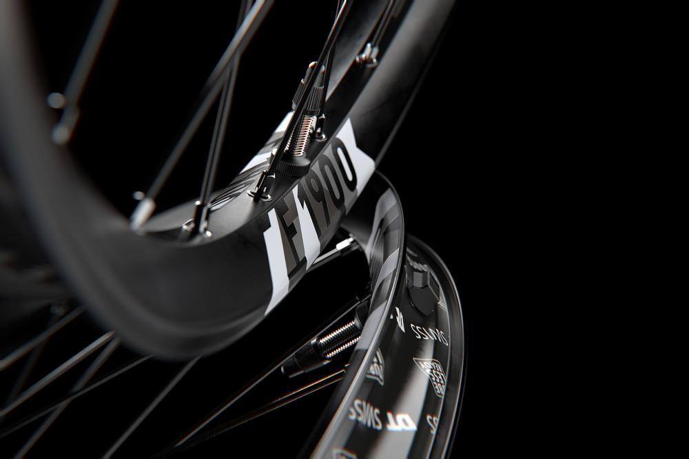 HR DT Swiss F 1900 Classic 29"/30mm Alu, zwart, IS-6-L., 157/12mm TA, SRAM 2/3
