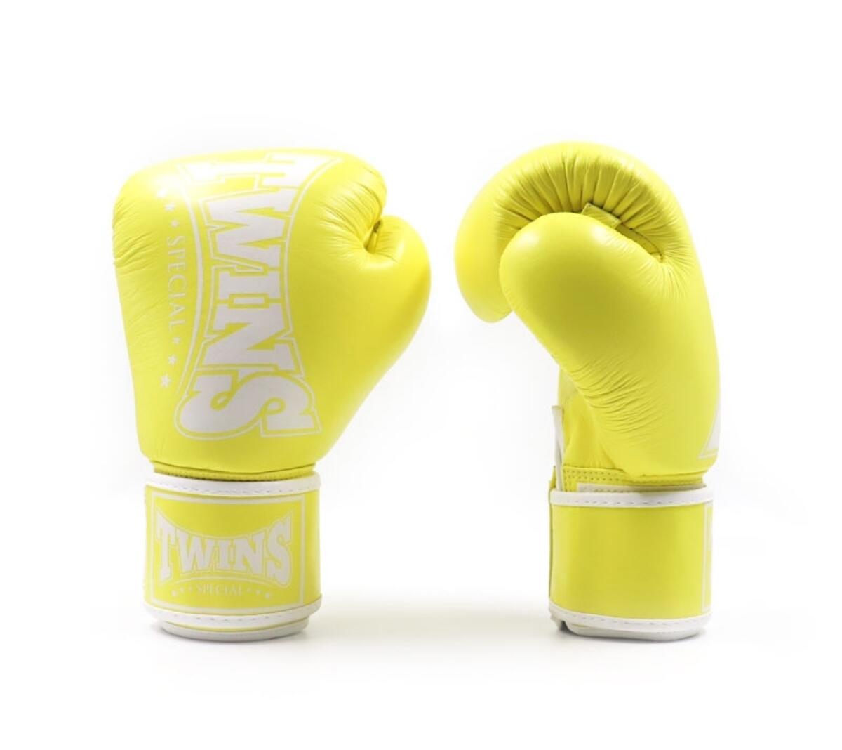 Guantes de boxeo tailandés Twins Special BGVL4P 2/3