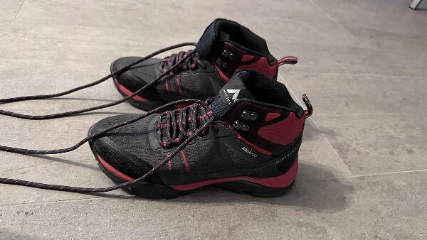 Entre Particuliers - chaussures de randonnée grises McKinley taille 38 2/4