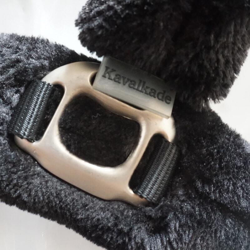 Reisehalfter für Pferde mit Teddyfleece Kavalkade 3/4